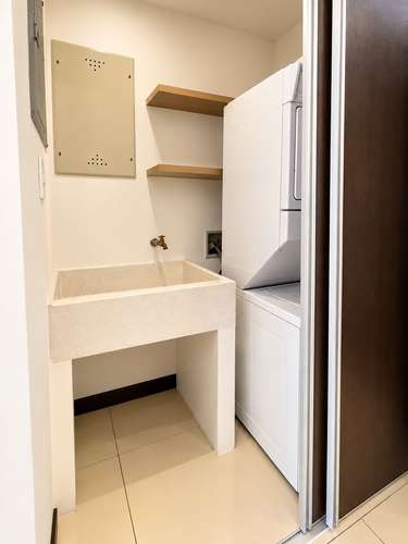 APARTAMENTO AMUEBLADO EN ALQUILER SANTA ANA CENTRO | ÚLTIMO PISO | 2 PARQUEOS + BODEGA - Imagen 10