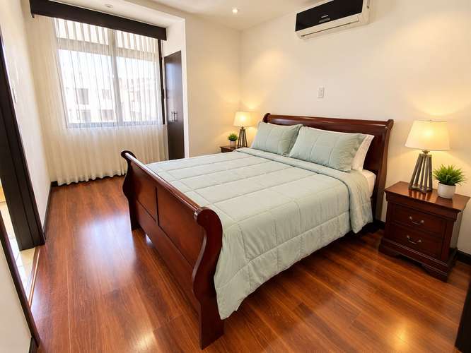 APARTAMENTO AMUEBLADO EN ALQUILER SANTA ANA CENTRO | ÚLTIMO PISO | 2 PARQUEOS + BODEGA - Imagen 11