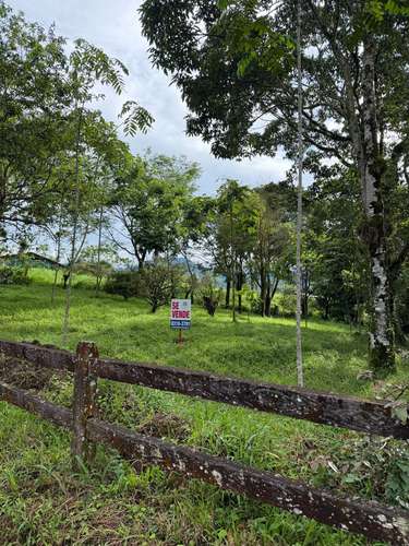 Vendo Finca Ecoresidencial Premium en Venecia de San Carlos, a 2 km del centro, todos los servicios al frente propiedad
