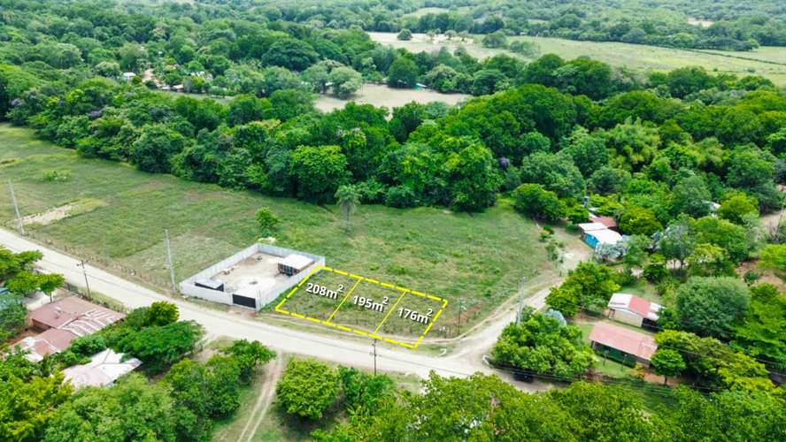 4 Lotes en Venta Listos para Construir a tan solo 15 minutos de Playa Potrero -15 - Imagen 2