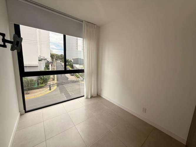 Apartamento moderno de 2 habitaciones en torre de Sabana Nunciatura con vistas a las montañas - Imagen 11