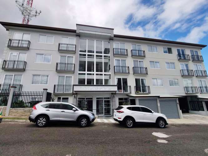 Se alquila apartamento en Rohrmoser. Cerca del Colegio Británico. Con línea blanca o vacío.