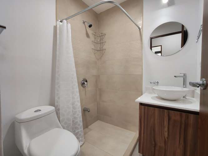 Se alquila apartamento en Rohrmoser. Cerca del Colegio Británico. Con línea blanca o vacío.
