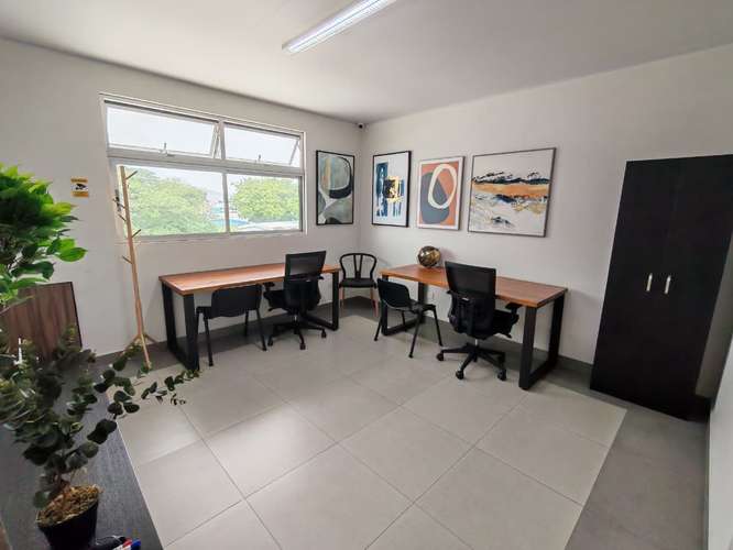 Se alquila apartamento en Rohrmoser. Cerca del Colegio Británico. Con línea blanca o vacío.