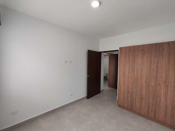Se alquila apartamento en Rohrmoser. Cerca del Colegio Británico. Con línea blanca o vacío.