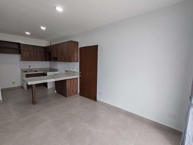 Se alquila apartamento en Rohrmoser. Cerca del Colegio Británico. Con línea blanca o vacío.