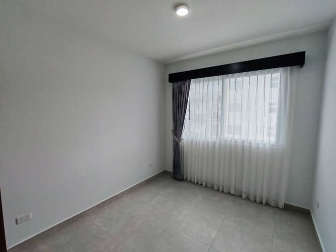 Se alquila apartamento en Rohrmoser. Cerca del Colegio Británico. Con línea blanca o vacío.