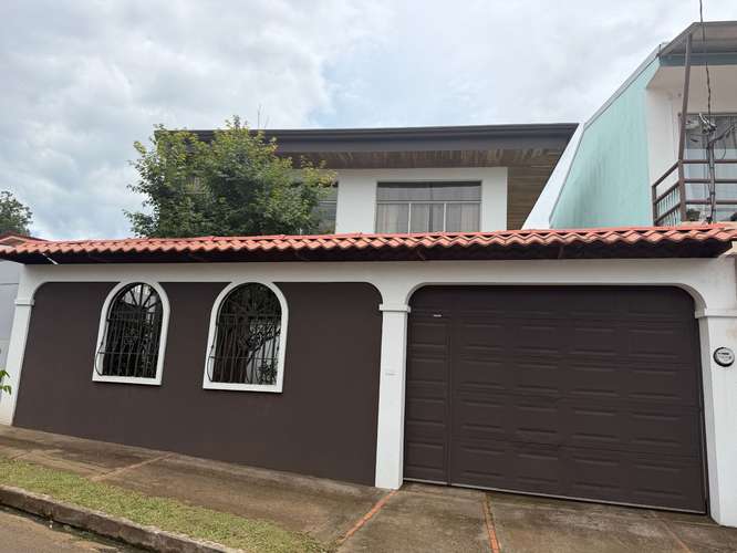 Vendo Casa en San Pablo, Heredia. Residencial Las Flores, muy amplia en construcción y zonas verdes - Imagen 2