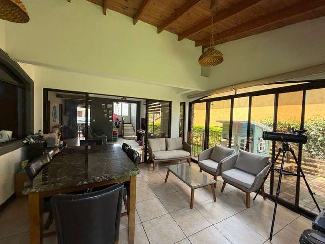 Vendo casa en Condominio La Ladera Tournón-Heredia, 1 habitación primer nivel con baño y todas ls habitaciones con baño  - Imagen 3