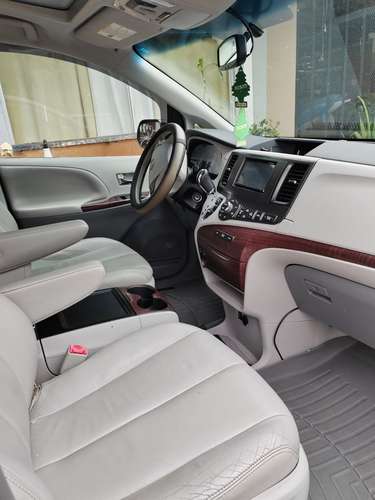  Hermoso Automóvil Station Wagon o familiar - Imagen 12
