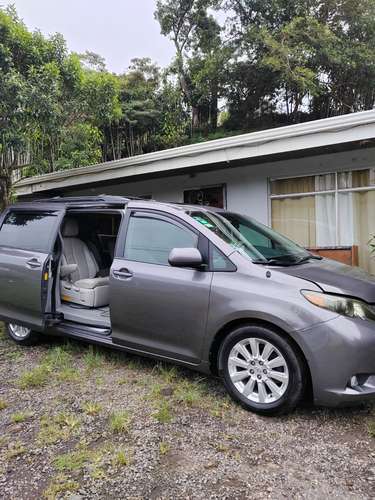  Hermoso Automóvil Station Wagon o familiar - Imagen 9