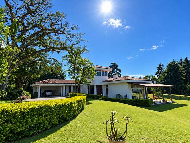 VENDO CASA DE 1 PLANTA Y 5 DORMITORIOS SAN RAFAEL DE HEREDIA EN RESIDENCIAL CON SEGURIDAD