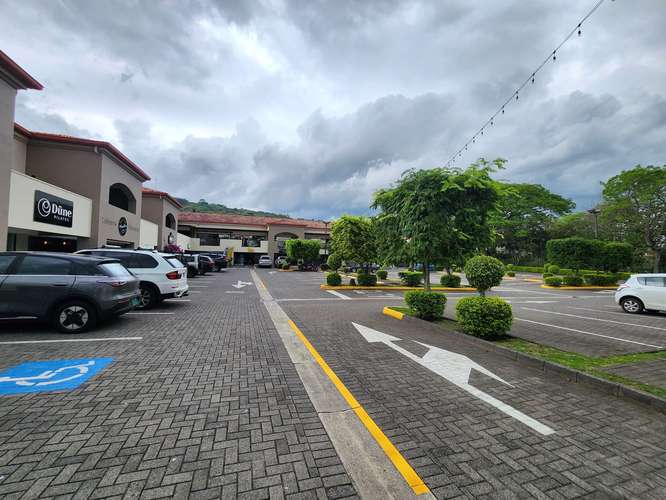 Venta de local en Plaza del Río, Santa Ana. - Imagen 5