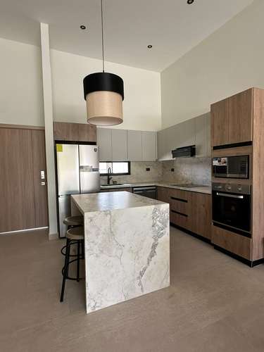 Venta de casa nueva equipada de una planta en condominio en Herradura  - Imagen 11