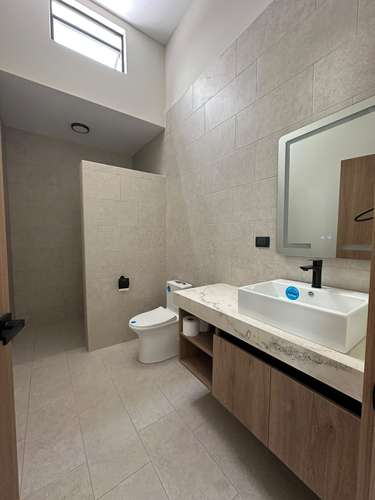 Venta de casa nueva equipada de una planta en condominio en Herradura  - Imagen 14