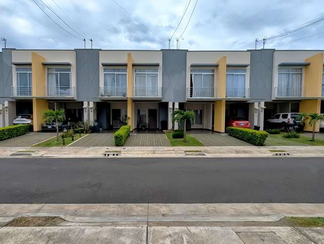 Casa en Condominio Vía Heredia | 2 Hab, 2 Baños, Patio y Parqueo Doble – San Pablo