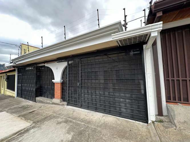  ¡SE ALQUILA AMPLIO APARTAMENTO EN SAN SEBASTIÁN, SAN JOSÉ!  - Imagen 1