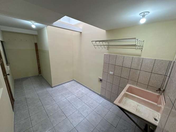  ¡SE ALQUILA AMPLIO APARTAMENTO EN SAN SEBASTIÁN, SAN JOSÉ!  - Imagen 11