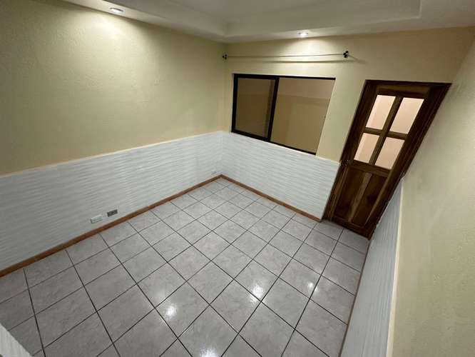  ¡SE ALQUILA AMPLIO APARTAMENTO EN SAN SEBASTIÁN, SAN JOSÉ!  - Imagen 9