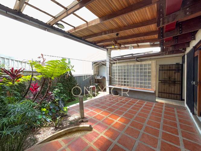 Casa Grande en Rohrmoser Frente a Parque – Perfecta para Familia u Oficina – 900,000 - Imagen 6