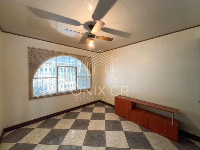 Casa Grande en Rohrmoser Frente a Parque – Perfecta para Familia u Oficina – 900,000 - Imagen 15