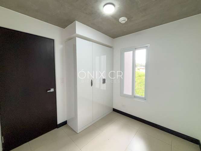 HERMOSO APARTAMENTO CONTEMPORÁNEO  EN CURRIDABAT CON BALCÓN - SEMI AMUEBLADO