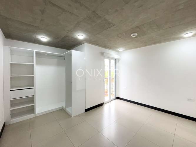 HERMOSO APARTAMENTO CONTEMPORÁNEO  EN CURRIDABAT CON BALCÓN - SEMI AMUEBLADO