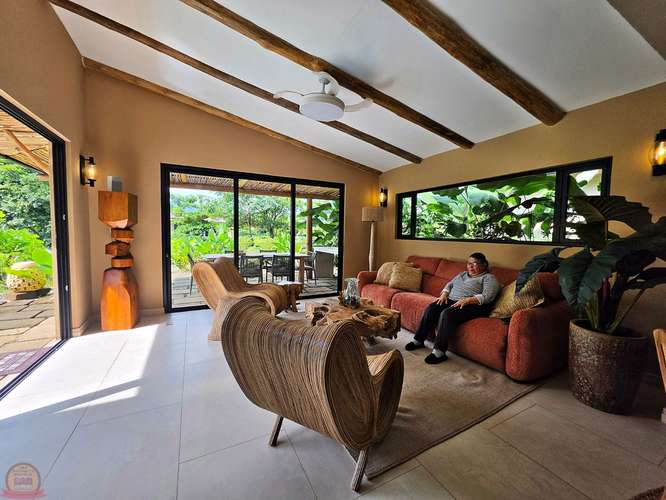 Casa de Lujo para estrenar en Místico Playa Hermosa | Piscina Privada y Vistas al Lago