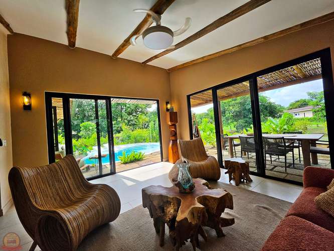 Casa de Lujo para estrenar en Místico Playa Hermosa | Piscina Privada y Vistas al Lago