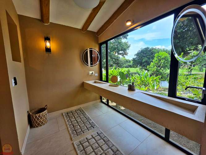 Casa de Lujo para estrenar en Místico Playa Hermosa | Piscina Privada y Vistas al Lago
