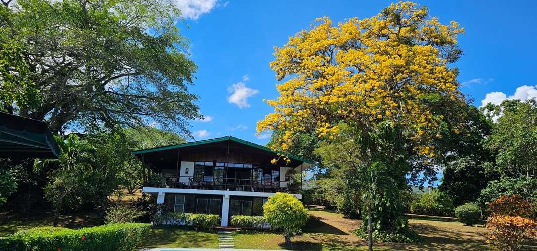Finca en Ciudad Colón-Uso de Suelo Comercial. JRC300 - Imagen 1