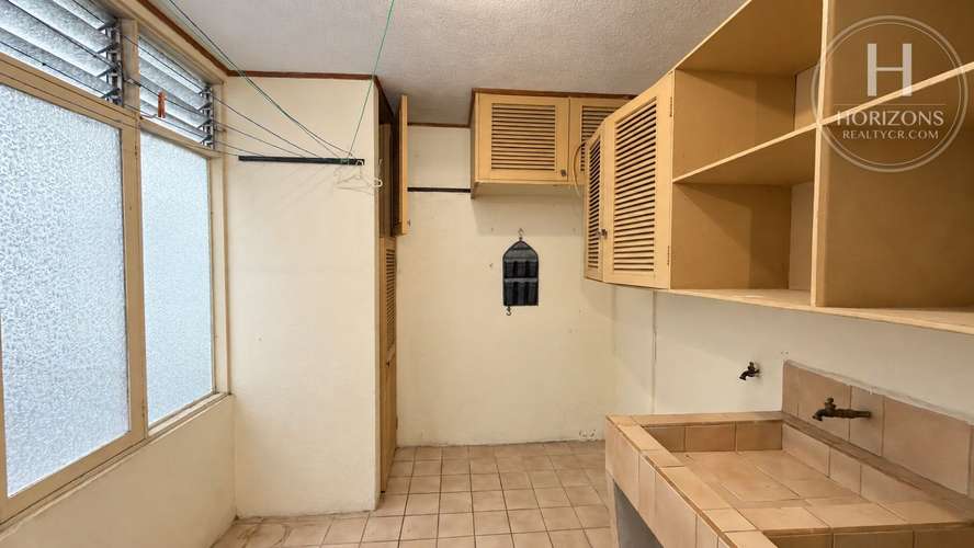 Se Alquila Apartamento en Primer Nivel Barrio Dent 2 Habitaciones mas Oficina Pet Friendly NJA1477JB