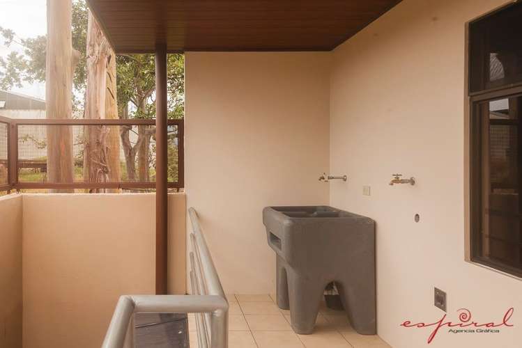 Apartamento, Primer Nivel, 2 habitaciones, sala comedor, cuarto pilas, patio, 1 baño, Cochera techado 1 vehículo - Imagen 3