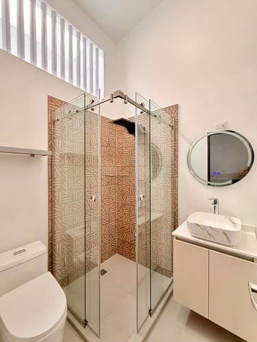 Amplio y moderno apartamento en Sto.Domingo, Heredia,en residencial seg24/7, incluye cable, internet y agua