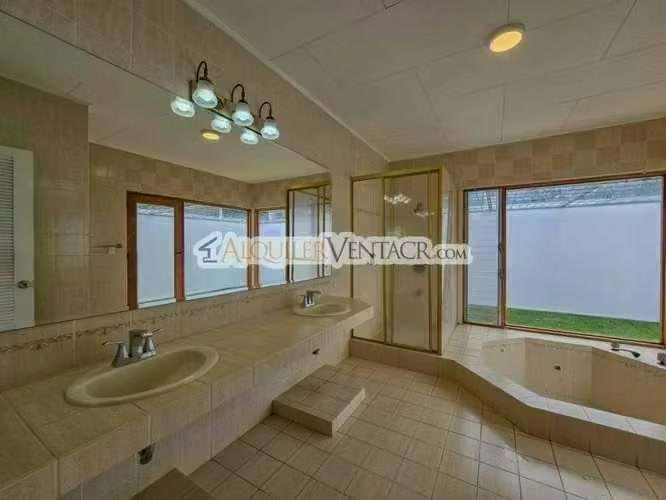 Casa de Un Nivel de 900 m2 y 3.500 m2 de lote con vistas en Escazú - Imagen 15