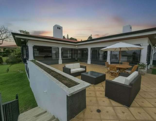 Casa de Un Nivel de 900 m2 y 3.500 m2 de lote con vistas en Escazú - Imagen 1