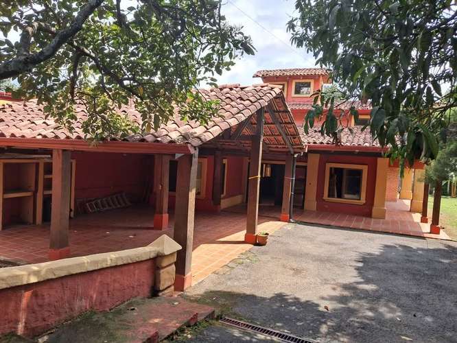 Se alquila Casa Rústica grande, para familia, en Pozos de Santa Ana, excelente ubicación, cerca de Forum 1