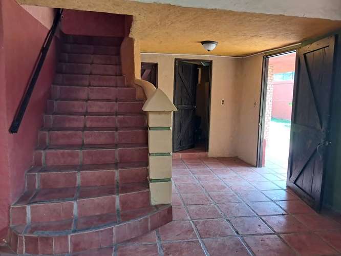 Se alquila Casa Rústica grande, para familia, en Pozos de Santa Ana, excelente ubicación, cerca de Forum 1
