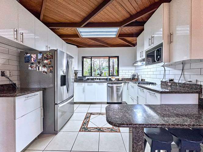 Casa Palm Gardens | 3 Properties | Santa Ana Suburban Living - Imagen 8