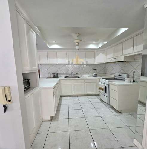 Apartamento moderno de 2 habitaciones en Guachipelín Norte de Escazú, amueblado o sin amueblar, con piscina y jacuzzi
