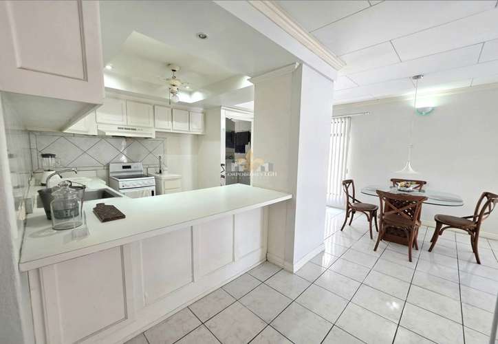 Apartamento moderno de 2 habitaciones en Guachipelín Norte de Escazú, amueblado o sin amueblar, con piscina y jacuzzi