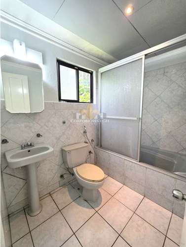 Apartamento moderno de 2 habitaciones en Guachipelín Norte de Escazú, amueblado o sin amueblar, con piscina y jacuzzi