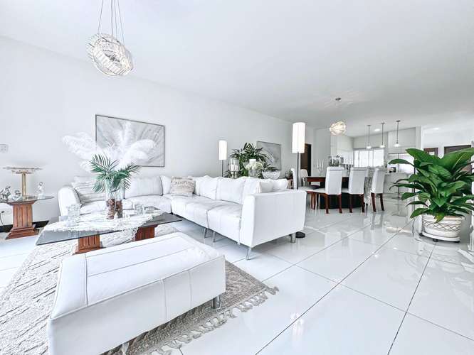 Casa Luz one level home with pool for sale in Escazu - Imagen 5