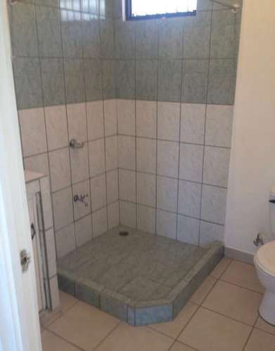 Apartamento construido en cemento en dos plantas  - Imagen 6