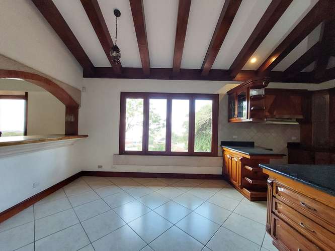 Casa Independiente Escazu 4 habitaciones- Patio  - Imagen 4