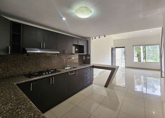 Venta de Apartamento 2 Habitaciones, 2 mezanines, 2 baños completos, 2 parqueos  - Imagen 2