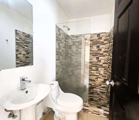 Venta de Apartamento 2 Habitaciones, 2 mezanines, 2 baños completos, 2 parqueos  - Imagen 7