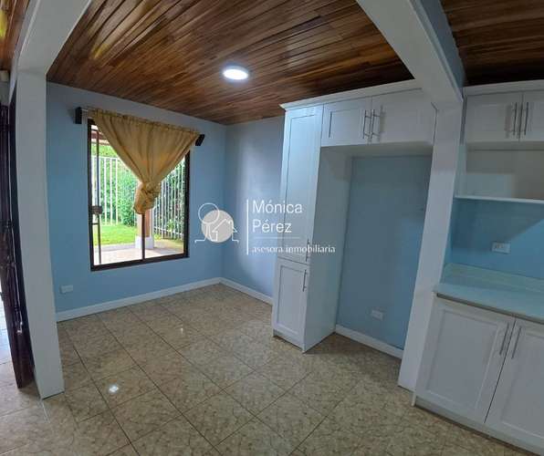CASA COMPLETAMENTE REMODELADA EN RESIDENCIAL - SARCHÍ - Imagen 8