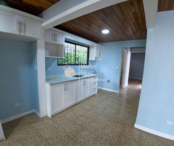 CASA COMPLETAMENTE REMODELADA EN RESIDENCIAL - SARCHÍ - Imagen 9