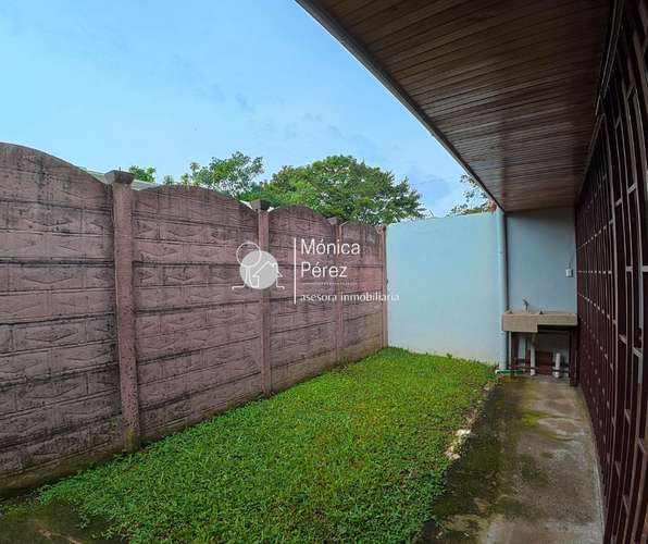 CASA COMPLETAMENTE REMODELADA EN RESIDENCIAL - SARCHÍ - Imagen 18